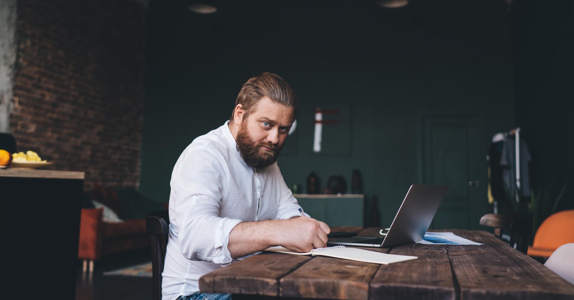 Starost využívá AI virtuální asistenty pro zvýšení efektivity